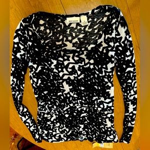 DKNY Jeans Long Sleeve Knit Top Printed Gathered Waist Size M (runs small)